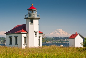 Point Robinson Lighthouse with Mount Rainier